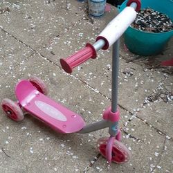 Kids Scooter (Excellent Condition). Only $10