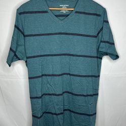 Men’s v-neck shirt