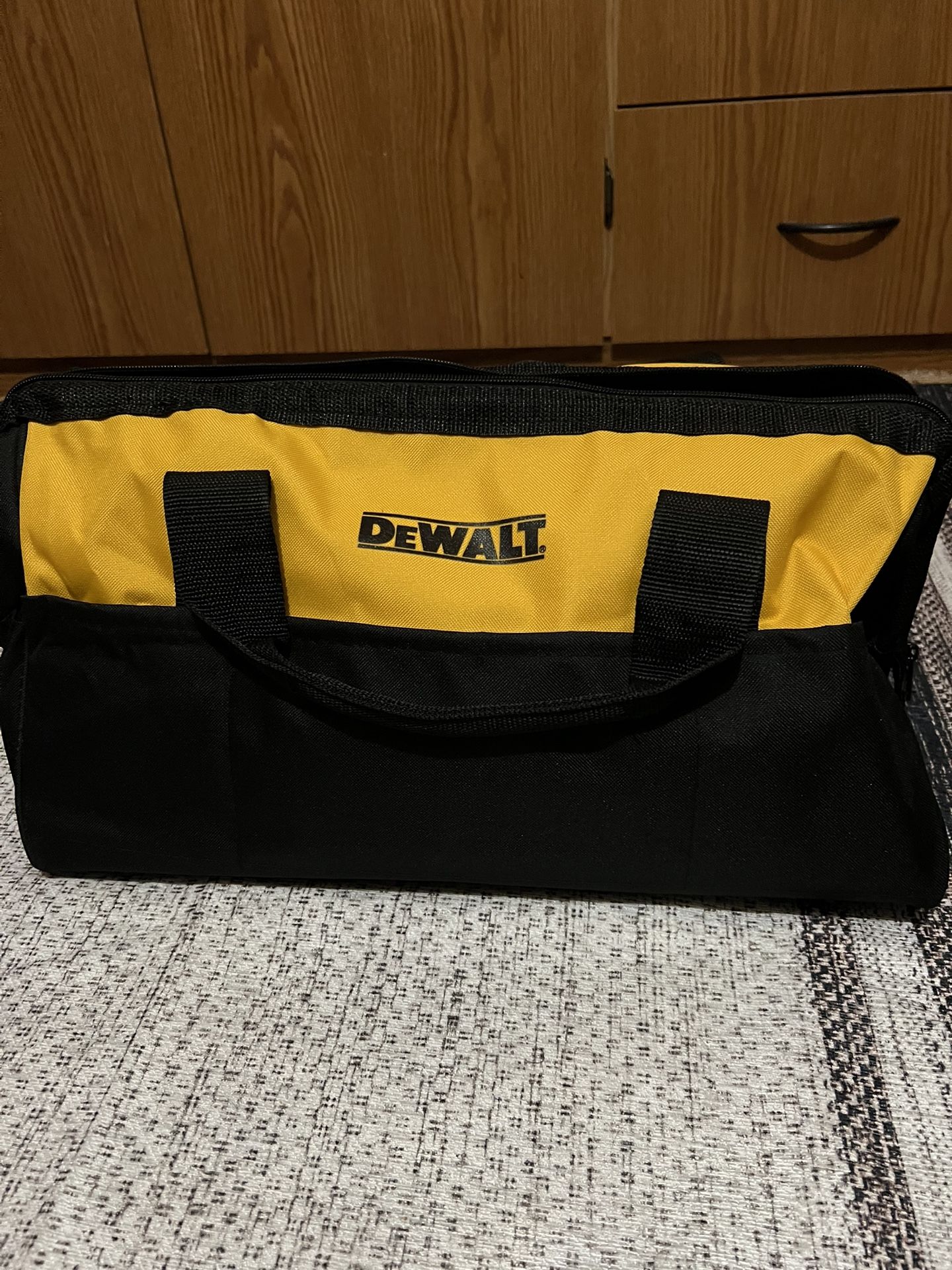 DEWALT TOOL BAG- Large