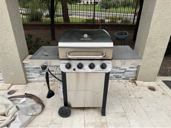 Charbroil 4 burner + Heavy Duty Cover + Brush