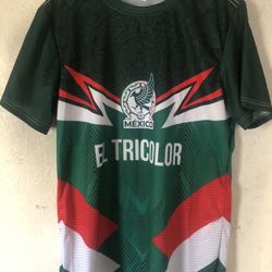 Mexico Soccer Jersey Size Medium Or Large #10.  NEW
