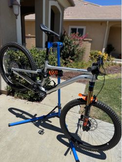 2025 Specialized Stumpjumper Fox Alloy S4