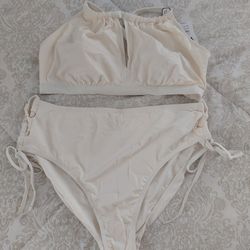 New Beautiful Bathing Suit Size 2xl.  See Photo's.  Cash Pickup Only 