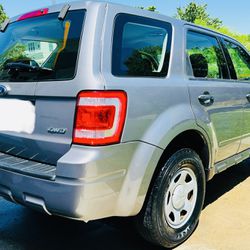 Very Well-Maintained 2008 Ford Escape XLS!!