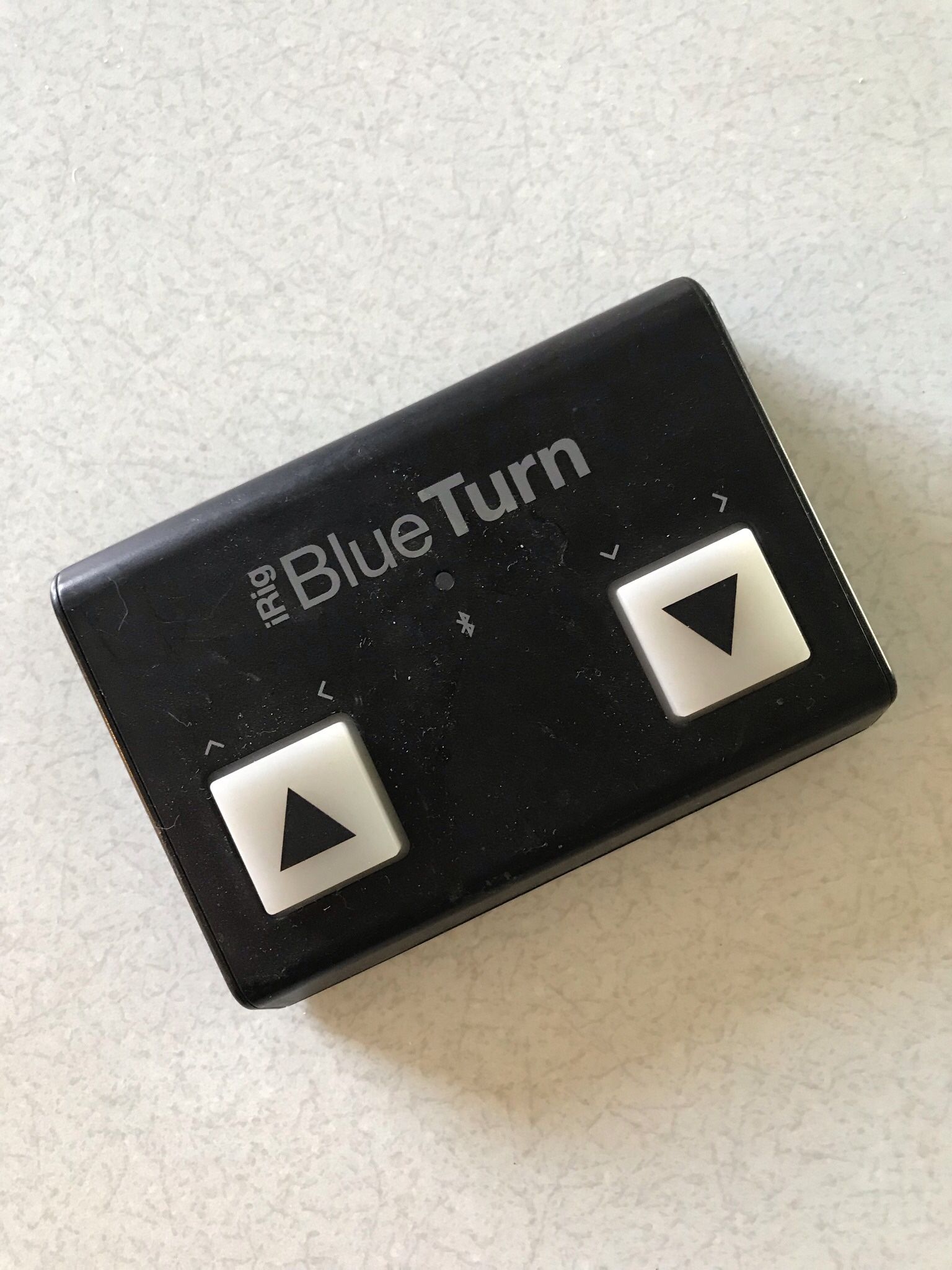 iRig BlueTurn Bluetooth Page Turner