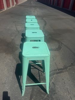 5 barstools used good / 5 bancos de barra usados30” buenos