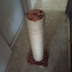 Leopard Scratching Post 