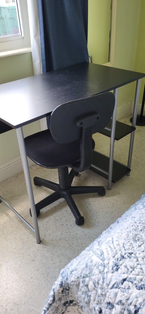 Escritorio con Silla Giratoria