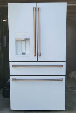 GE CAFÉ Refrigerator W36xD33xH69 inches