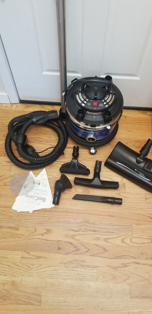 New Cond FILTER QUEEN 360SS VACUUM  With ATTACHMENT  AMAZING POWER SUCTION  WORKS EXCELLENT.  IN THE BOX