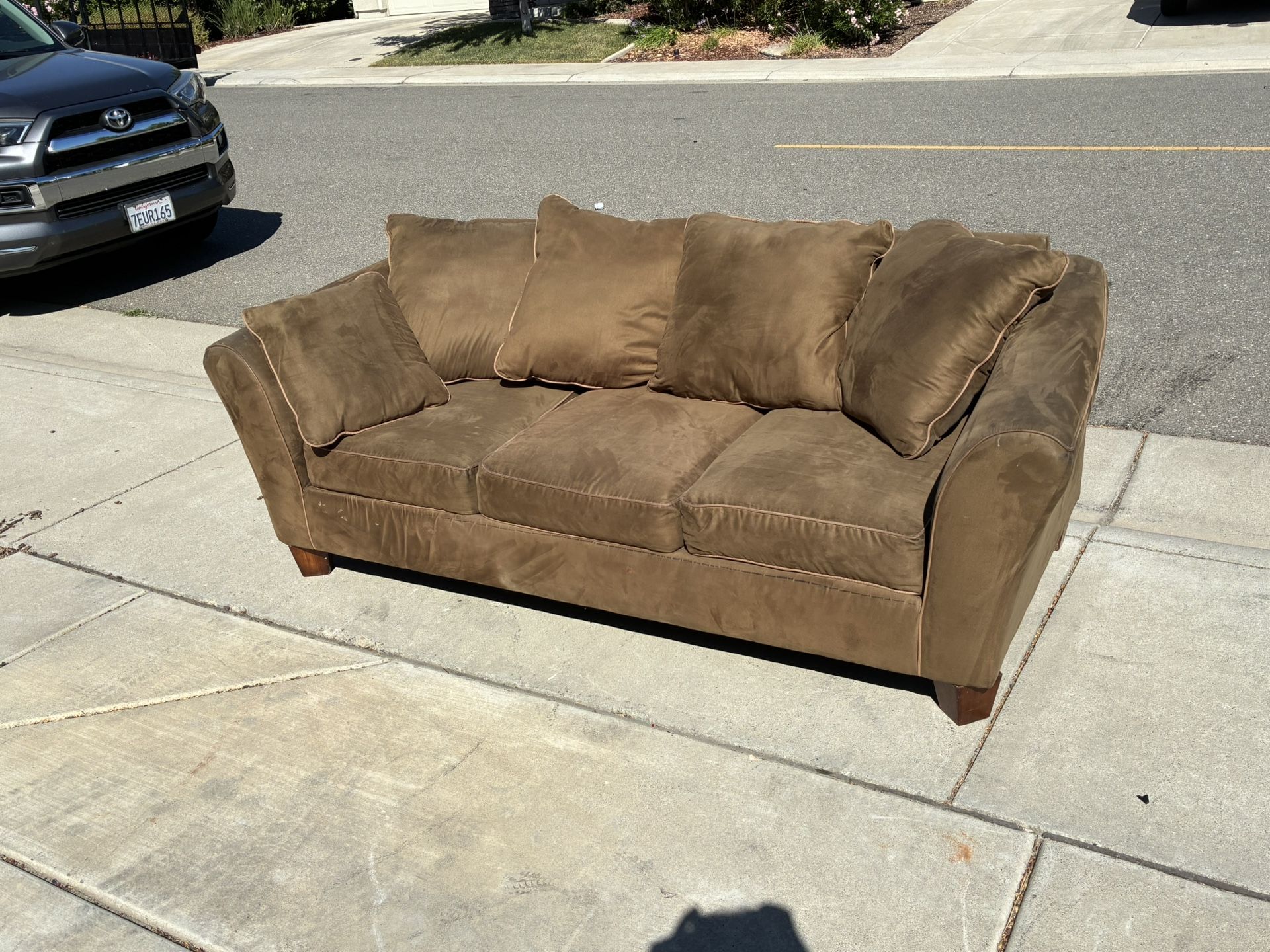 π« Cozy 3-Seater Microfiber Couch β Comfy & Clean!