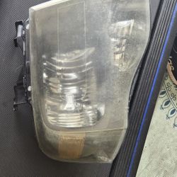 2012 Expedition R&L Headlights  (USED)