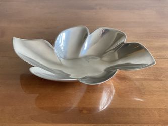 Large Silver Centerpiece Bowl Abstract Flower Petals 17  1/2" x 10  3/4"