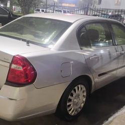 2004 Can Chevy Malibu 