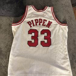 Scottie Pippen 1997-98 Basketball Jersey
