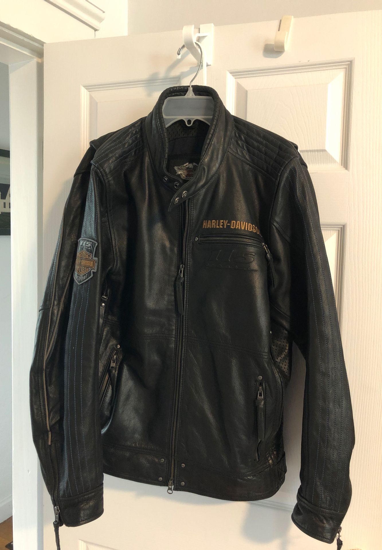 Harley Davidson 115th anniversary size large men’s leather jacket