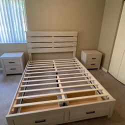 Bedroom Set, Platform storage bed, New in boxes.  Can Deliver 