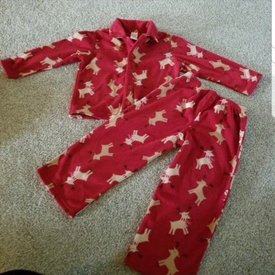 Gymboree holiday pajamas sz XS 3-4T Red Fleece Reindeer Christmas Two Piece Set
Adorable new without tag pajama set. Warm fleece, adorable reindeers