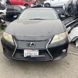 13 Lexus is350. Only parts ——-Solo partes)