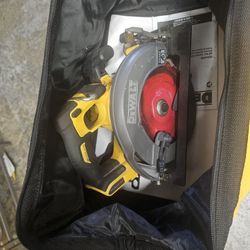 DEWALT

Circular Saw-  FLEXVOLT 60V MAX Cordless Brushless 7-1/4 in. Circular Saw with Brake (Tool Only)

