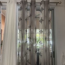 3 Pairs of gorgeous  curtains 6 in total! Almost new! changed my walls color! 