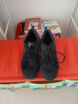 Sneaker for Band or Color Guard size 7