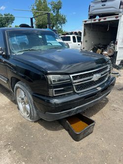 2006 Chevy Motor 5.3 parts Only $25