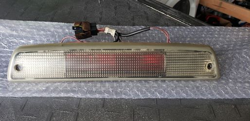 2000-2001 Dodge Ram 1500 3rd brake light