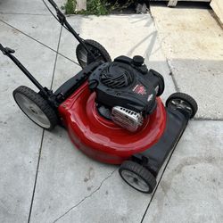 YardMachine Push Mower READ DESCRIPTION 