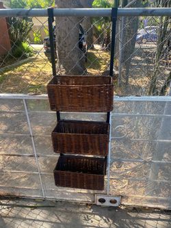 Storage hanger