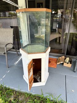 Aquarium octagon 36-40 gallons with stand