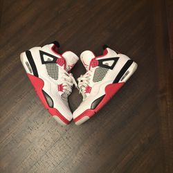 Jordan 4 Retro Fire Red