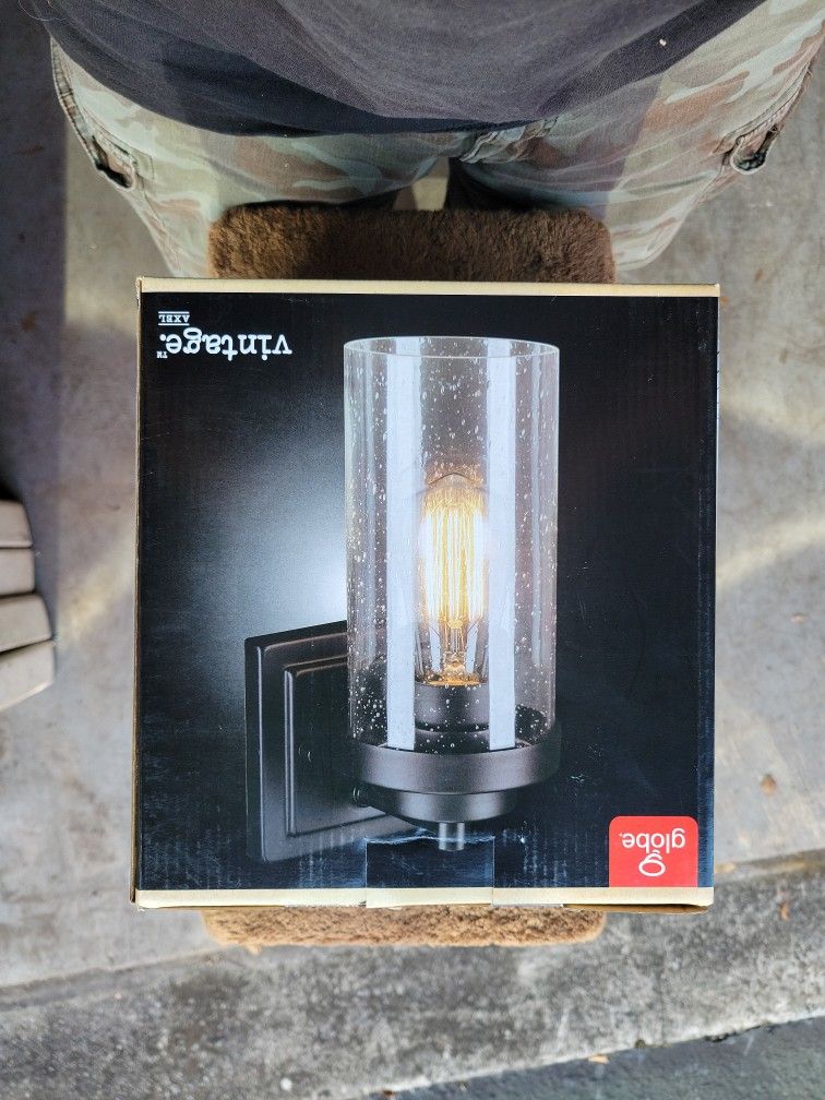 GLOBAL VINTAGE LOOK OUTDOOR WALL MOUNT