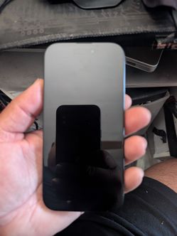 iPhone 15 128gb black unlocked w/ warranty still battery at 100% capacity (no iCloud)