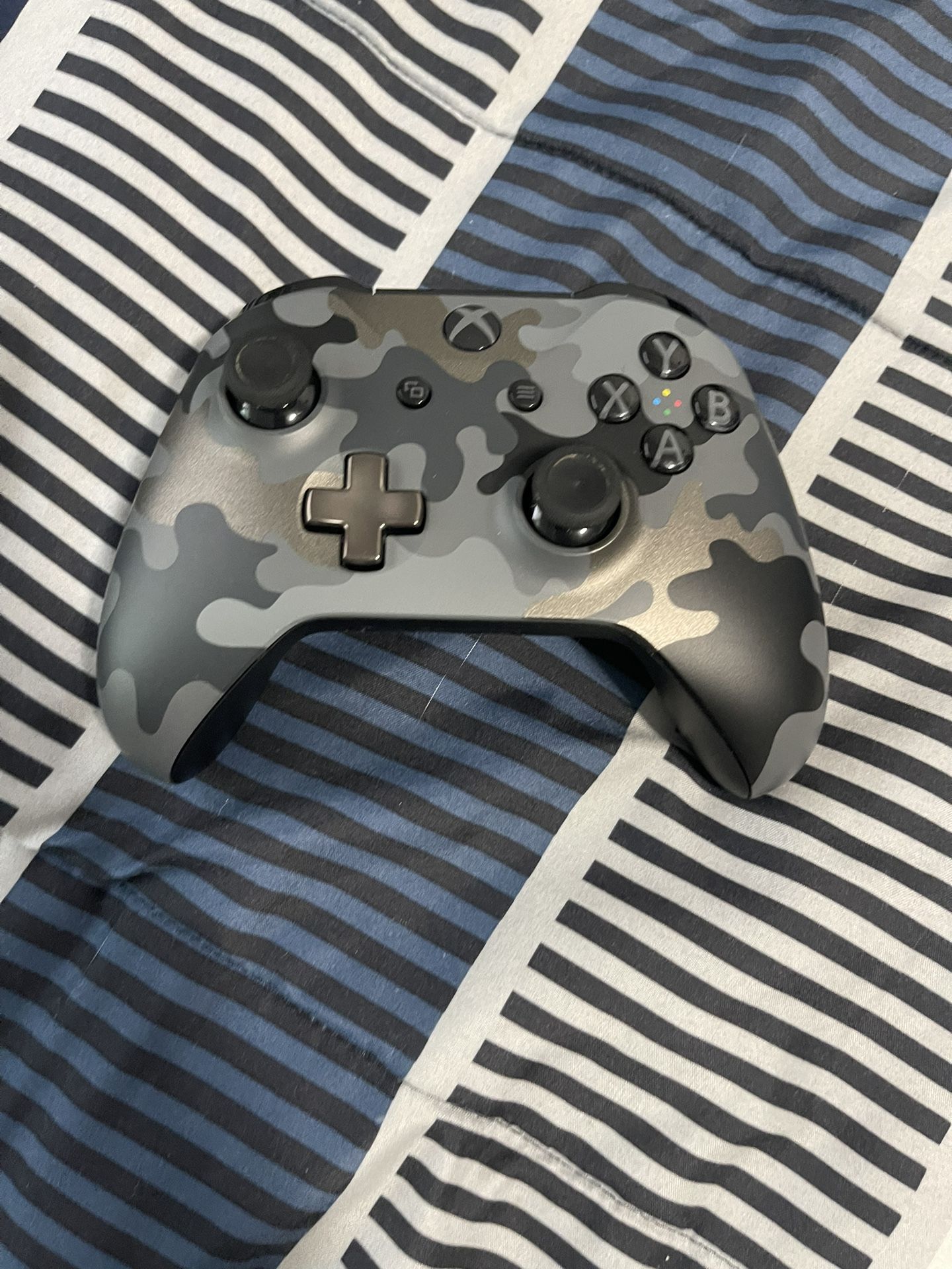 Xbox one controller for Sale in Crystal City, CA OfferUp