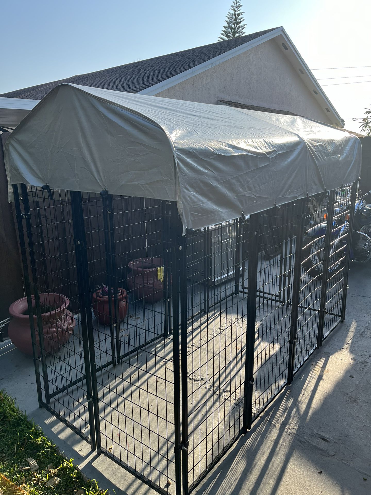 Outdoor Metal Cage For Dogs/ Jaula De Exteriores Para Perro