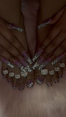 BOMBNAAILZ