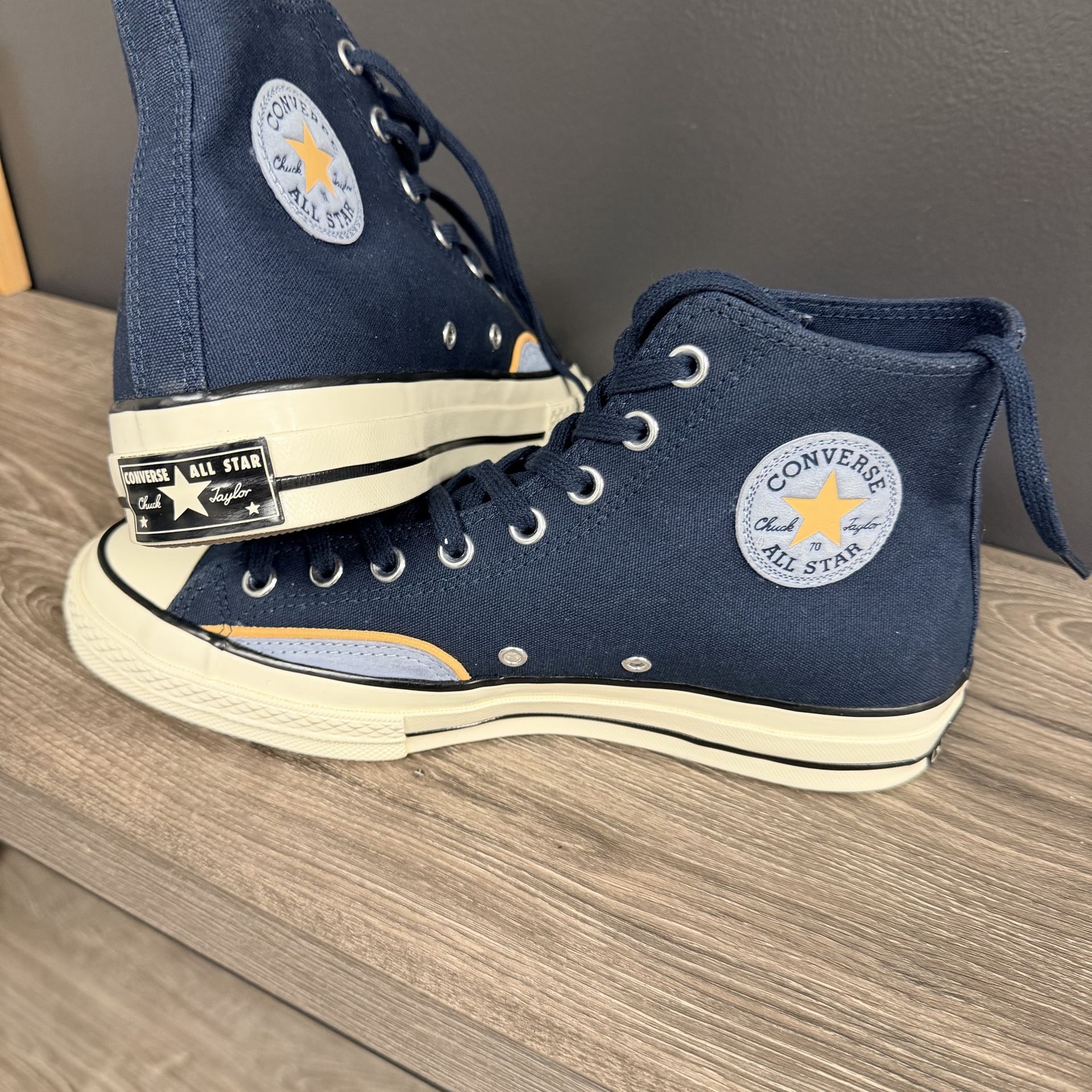 Converse all star size 9 new