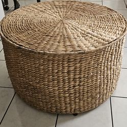 SAFAVIEH Vusala Coastal Wicker Natural Coffee Table