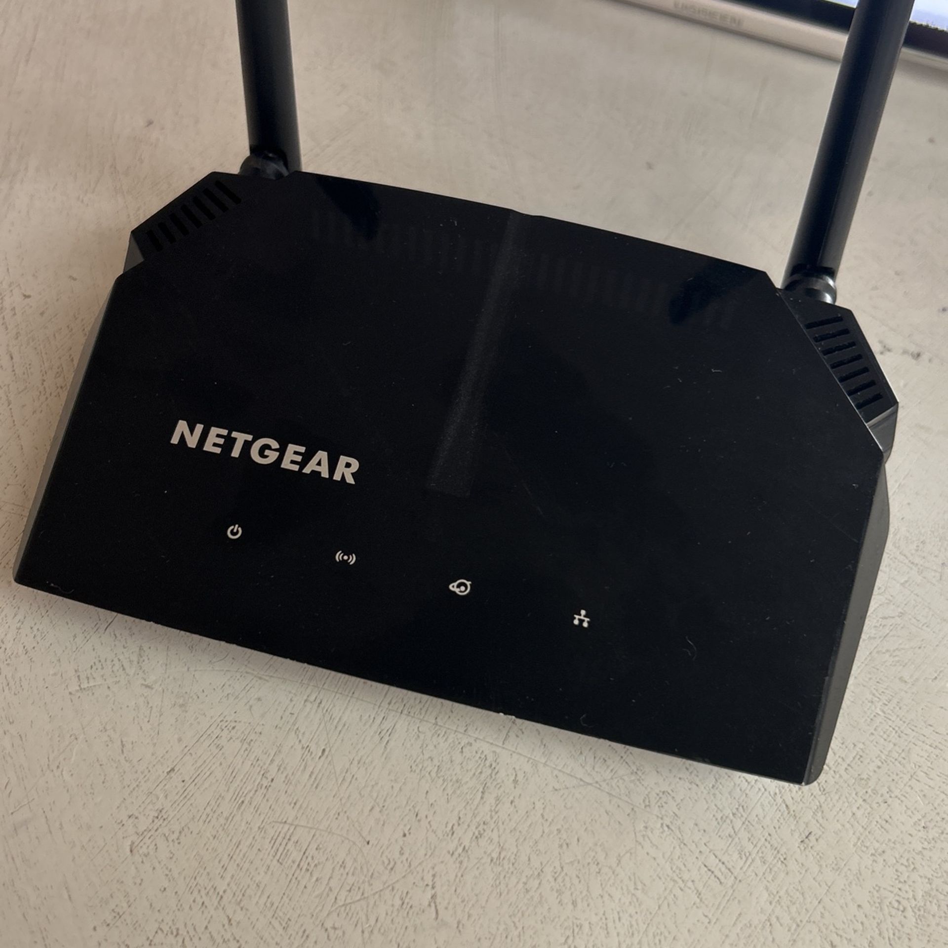Netgear Modem R6080