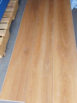 Vinil flooring 💯 waterproof 8mm the box cover 18.56 the price is for box