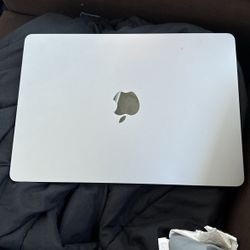 2022 Macbook Air M2 Chip