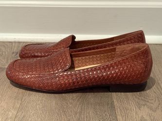 Women's 9.5N TROTTERS Leather Loafer, Slip-On Designer Shoes, Cognac