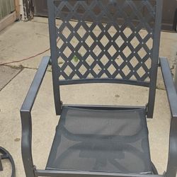 4 Swivel Patio Chairs 