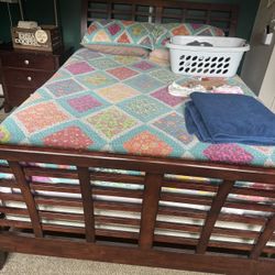 Queen Bed w/ Nightstand