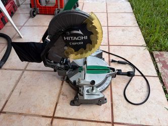 Hitachi C10FCE2 10-inch Compound Miter Saw