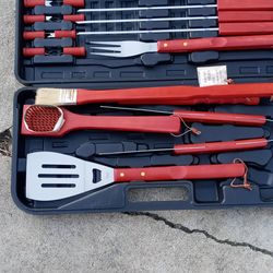 Bar b Q tools and case