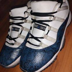 Air Jordan 11 Low LE Navy Blue Snake Skin Size 11