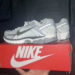 Nike Vomero 5 Size 11 