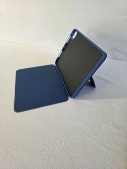 ESR Magnetic Case from the Shift Series (BLUE) floating tablet stand